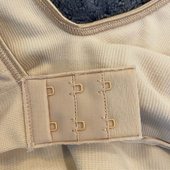 NWT Bali Comfort Revolutions wireless lightly lined form shaping bra SzM - Picture 9 of 10